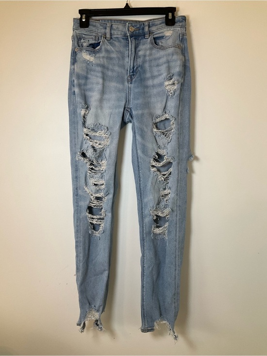 American Eagle Outfitters Denim - American Eagle Mom Jeans Distressed Light Wash Size 4 Long